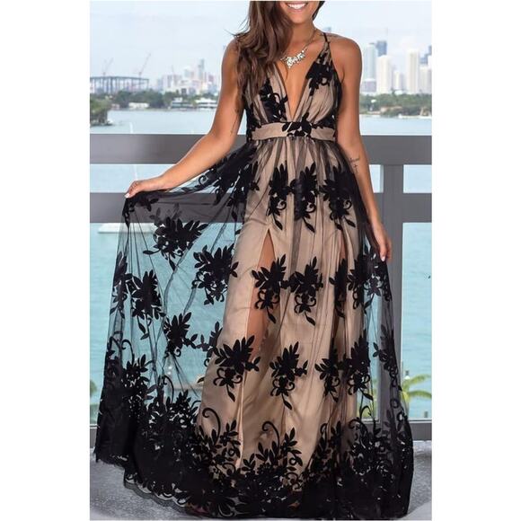 NWT Dokotoo Formal Deep V-Neck Backless Embroidered Sexy Long Dress Black Medium - Picture 1 of 8